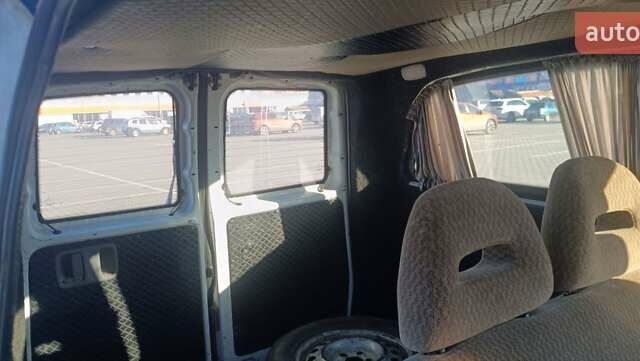 Белый Мерседес Вито, объемом двигателя 2.2 л и пробегом 446 тыс. км за 4600 $, фото 9 на Automoto.ua