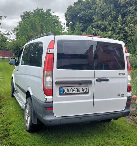 Белый Мерседес Вито, объемом двигателя 2.15 л и пробегом 275 тыс. км за 11000 $, фото 5 на Automoto.ua