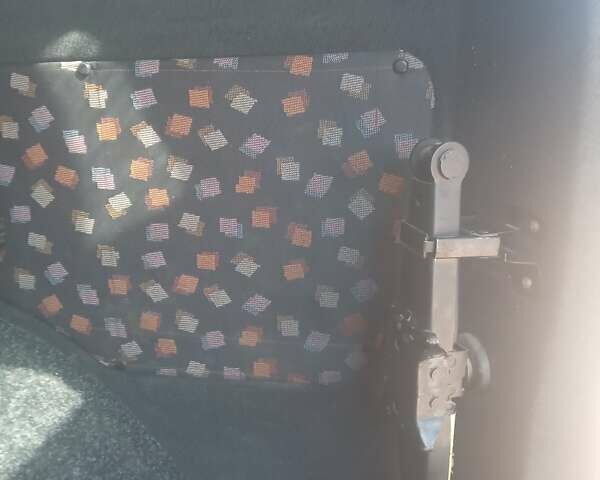 Белый Мерседес Вито, объемом двигателя 2.15 л и пробегом 172 тыс. км за 9500 $, фото 2 на Automoto.ua