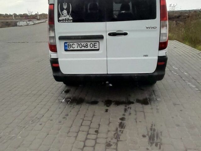 Белый Мерседес Вито, объемом двигателя 2.1 л и пробегом 430 тыс. км за 6100 $, фото 2 на Automoto.ua