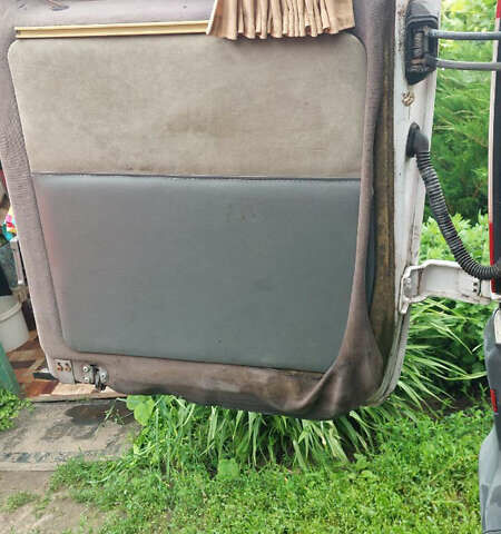 Белый Мерседес Вито, объемом двигателя 2.15 л и пробегом 275 тыс. км за 11000 $, фото 22 на Automoto.ua