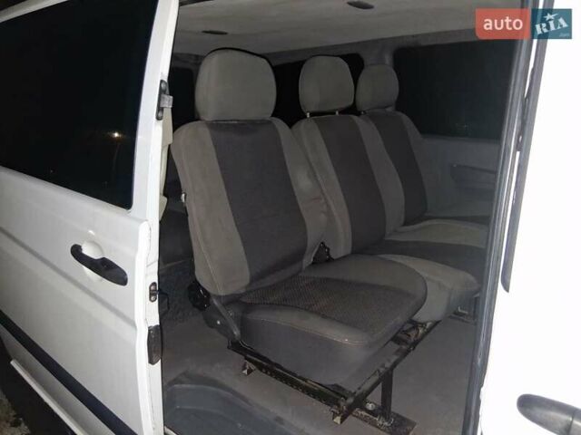 Белый Мерседес Вито, объемом двигателя 2.15 л и пробегом 439 тыс. км за 8350 $, фото 12 на Automoto.ua