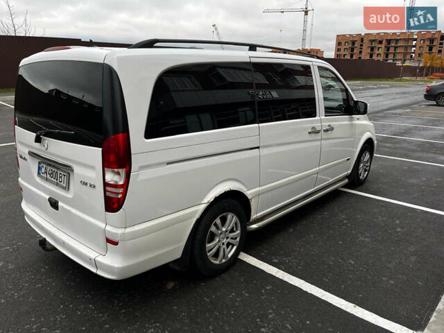 Белый Мерседес Вито, объемом двигателя 2.15 л и пробегом 370 тыс. км за 8000 $, фото 4 на Automoto.ua