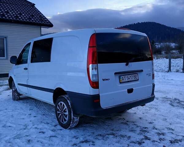 Белый Мерседес Вито, объемом двигателя 2.15 л и пробегом 177 тыс. км за 9000 $, фото 3 на Automoto.ua