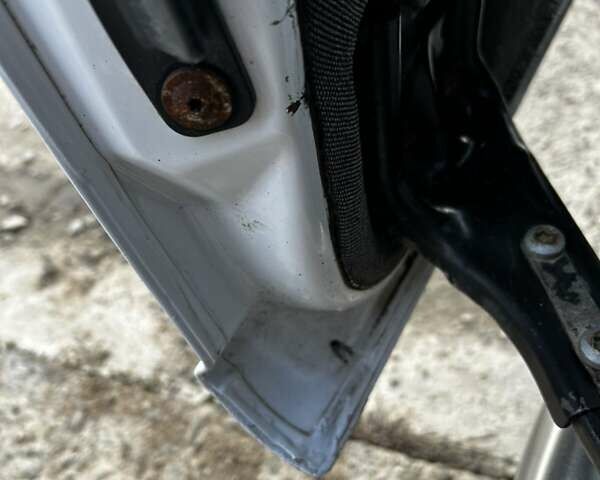 Білий Мерседес Віто, об'ємом двигуна 2.15 л та пробігом 365 тис. км за 7550 $, фото 26 на Automoto.ua