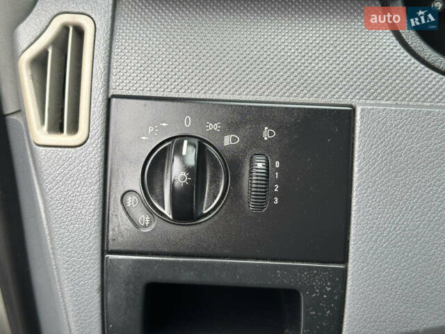 Білий Мерседес Віто, об'ємом двигуна 2.15 л та пробігом 360 тис. км за 6600 $, фото 27 на Automoto.ua