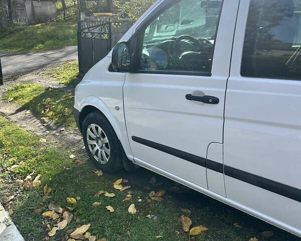 Белый Мерседес Вито, объемом двигателя 2.1 л и пробегом 323 тыс. км за 8850 $, фото 1 на Automoto.ua