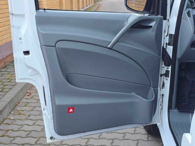 Білий Мерседес Віто, об'ємом двигуна 2.15 л та пробігом 245 тис. км за 10499 $, фото 5 на Automoto.ua