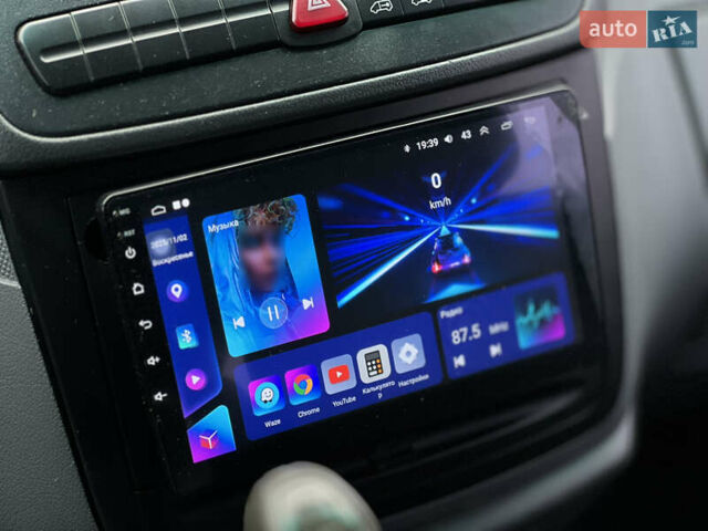 Белый Мерседес Вито, объемом двигателя 2.15 л и пробегом 277 тыс. км за 8000 $, фото 22 на Automoto.ua