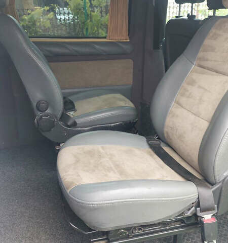 Белый Мерседес Вито, объемом двигателя 2.15 л и пробегом 275 тыс. км за 11000 $, фото 16 на Automoto.ua