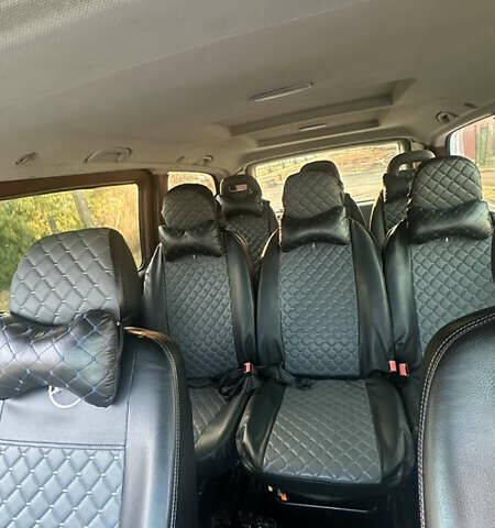 Белый Мерседес Вито, объемом двигателя 2.2 л и пробегом 300 тыс. км за 7500 $, фото 9 на Automoto.ua