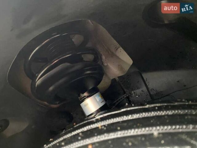 Белый Мерседес Вито, объемом двигателя 2.2 л и пробегом 336 тыс. км за 8999 $, фото 36 на Automoto.ua