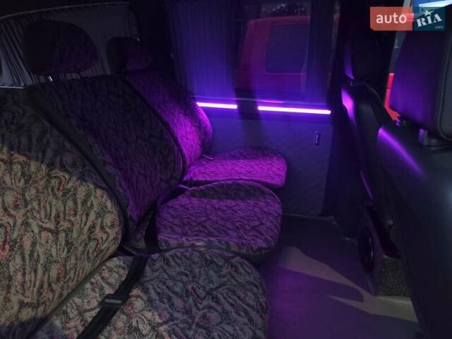 Білий Мерседес Віто, об'ємом двигуна 2.2 л та пробігом 300 тис. км за 14000 $, фото 14 на Automoto.ua