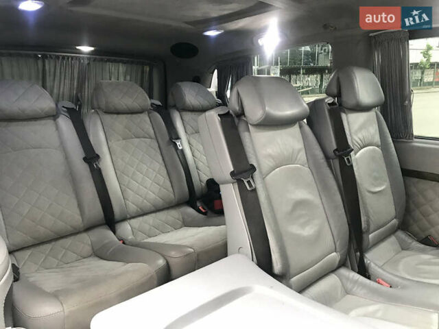 Белый Мерседес Вито, объемом двигателя 2.15 л и пробегом 370 тыс. км за 8000 $, фото 7 на Automoto.ua