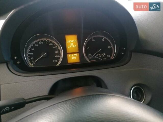 Білий Мерседес Віто, об'ємом двигуна 2.99 л та пробігом 323 тис. км за 11000 $, фото 1 на Automoto.ua