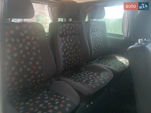 Белый Мерседес Вито, объемом двигателя 2.15 л и пробегом 172 тыс. км за 9500 $, фото 9 на Automoto.ua