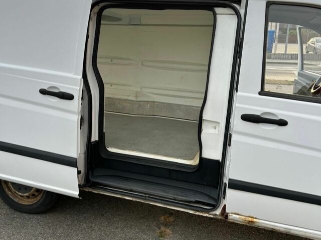 Білий Мерседес Віто, об'ємом двигуна 2 л та пробігом 480 тис. км за 3950 $, фото 2 на Automoto.ua