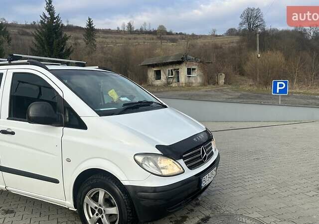 Белый Мерседес Вито, объемом двигателя 2.2 л и пробегом 300 тыс. км за 7500 $, фото 3 на Automoto.ua