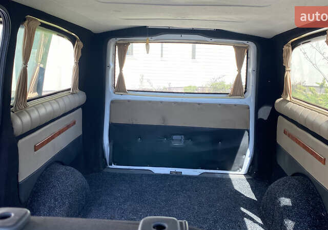 Білий Мерседес Віто, об'ємом двигуна 2.2 л та пробігом 290 тис. км за 8500 $, фото 5 на Automoto.ua