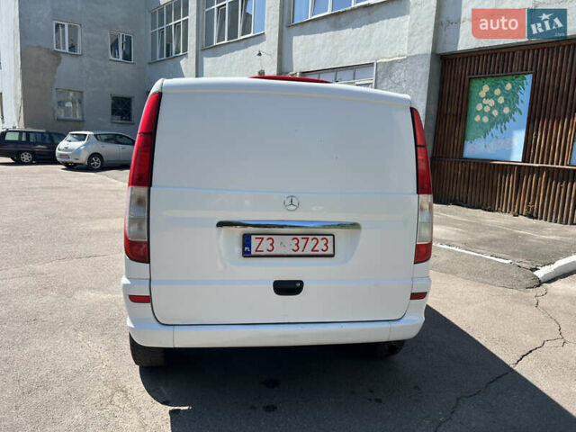 Белый Мерседес Вито, объемом двигателя 2.2 л и пробегом 300 тыс. км за 3999 $, фото 7 на Automoto.ua