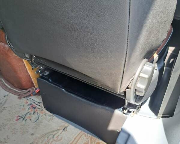 Белый Мерседес Вито, объемом двигателя 2.15 л и пробегом 338 тыс. км за 9200 $, фото 2857 на Automoto.ua