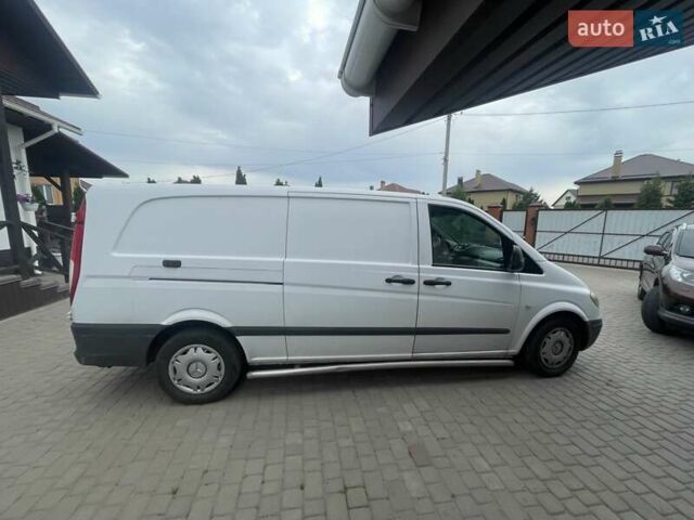 Белый Мерседес Вито, объемом двигателя 2.15 л и пробегом 397 тыс. км за 8500 $, фото 1 на Automoto.ua
