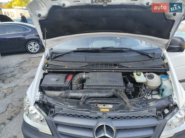 Белый Мерседес Вито, объемом двигателя 2.15 л и пробегом 361 тыс. км за 8950 $, фото 6 на Automoto.ua