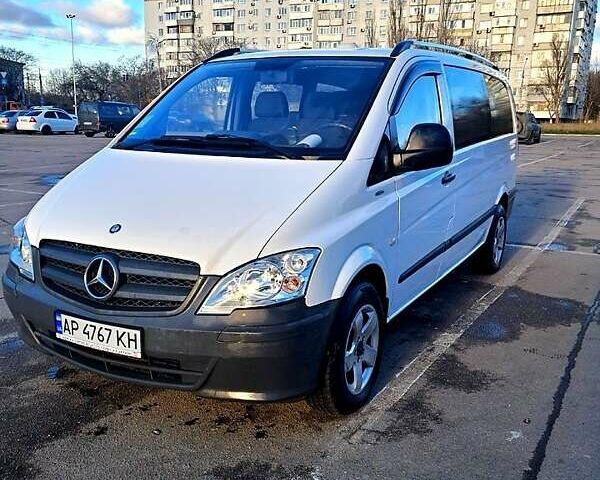 Белый Мерседес Вито, объемом двигателя 2.1 л и пробегом 360 тыс. км за 9999 $, фото 4 на Automoto.ua