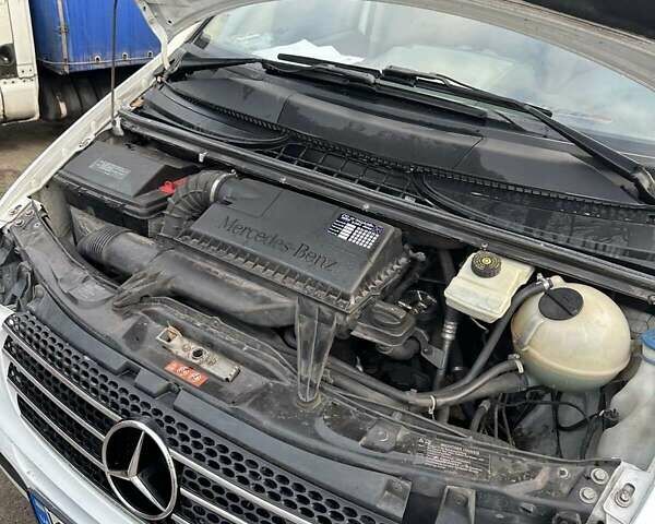 Белый Мерседес Вито, объемом двигателя 2.15 л и пробегом 290 тыс. км за 9200 $, фото 15 на Automoto.ua