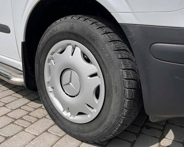 Белый Мерседес Вито, объемом двигателя 2.15 л и пробегом 234 тыс. км за 11400 $, фото 8 на Automoto.ua