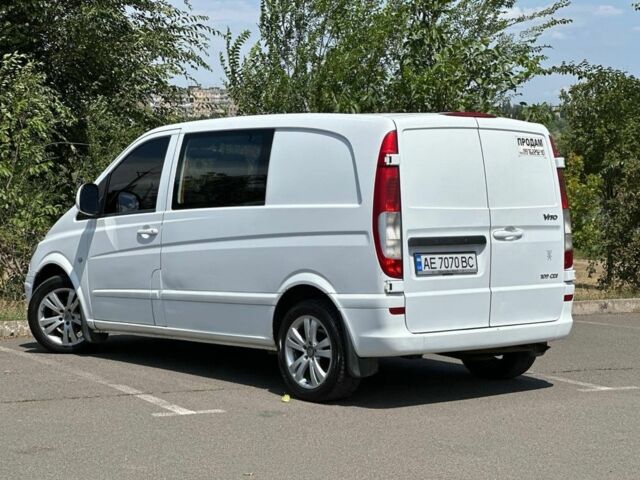 Белый Мерседес Вито, объемом двигателя 2.1 л и пробегом 250 тыс. км за 6599 $, фото 4 на Automoto.ua
