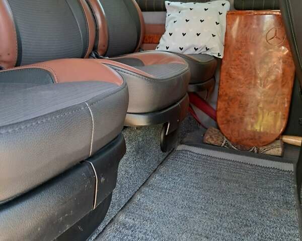 Белый Мерседес Вито, объемом двигателя 2.15 л и пробегом 338 тыс. км за 9200 $, фото 5444 на Automoto.ua