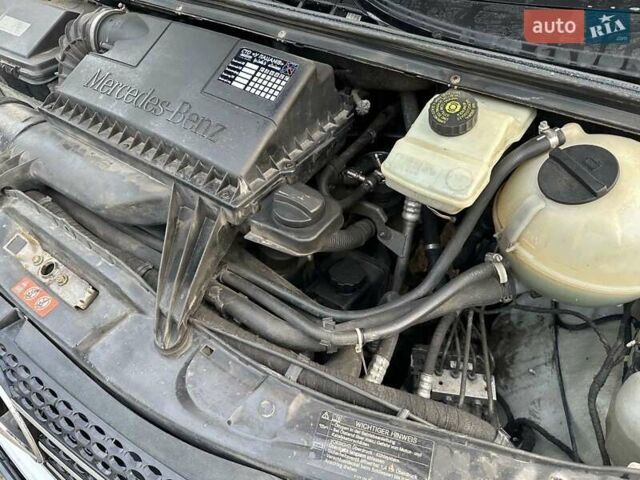 Белый Мерседес Вито, объемом двигателя 2.15 л и пробегом 290 тыс. км за 9200 $, фото 13 на Automoto.ua