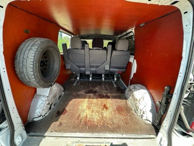 Белый Мерседес Вито, объемом двигателя 2.1 л и пробегом 250 тыс. км за 6599 $, фото 6 на Automoto.ua