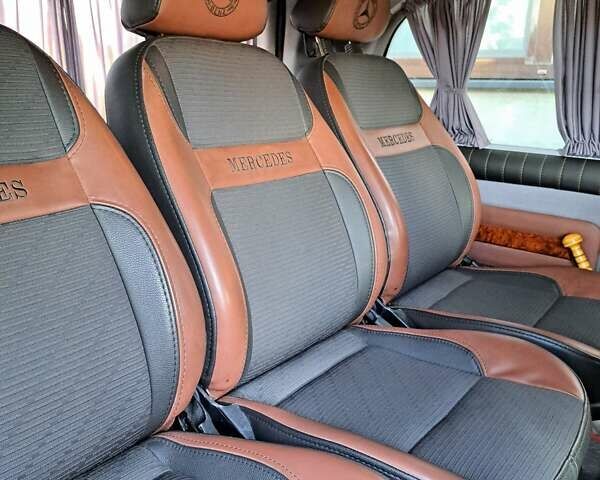 Белый Мерседес Вито, объемом двигателя 2.2 л и пробегом 330 тыс. км за 10499 $, фото 4 на Automoto.ua
