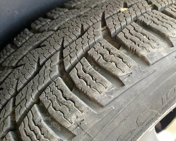 Белый Мерседес Вито, объемом двигателя 2.15 л и пробегом 340 тыс. км за 8200 $, фото 19 на Automoto.ua