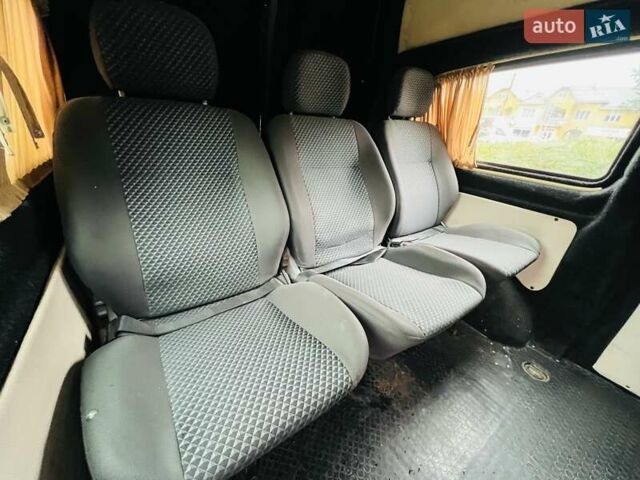 Білий Мерседес Віто, об'ємом двигуна 2.15 л та пробігом 298 тис. км за 5999 $, фото 26 на Automoto.ua