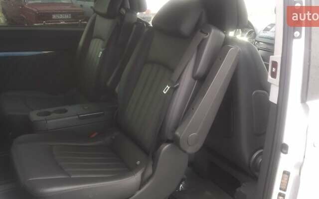 Белый Мерседес Вито, объемом двигателя 2.15 л и пробегом 163 тыс. км за 17500 $, фото 2 на Automoto.ua