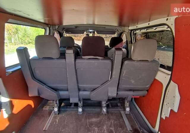 Белый Мерседес Вито, объемом двигателя 2.15 л и пробегом 218 тыс. км за 6700 $, фото 2 на Automoto.ua