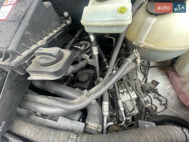 Белый Мерседес Вито, объемом двигателя 2.15 л и пробегом 397 тыс. км за 8500 $, фото 9 на Automoto.ua