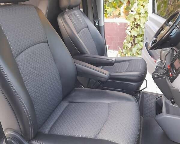 Білий Мерседес Віто, об'ємом двигуна 2.99 л та пробігом 272 тис. км за 13000 $, фото 19 на Automoto.ua