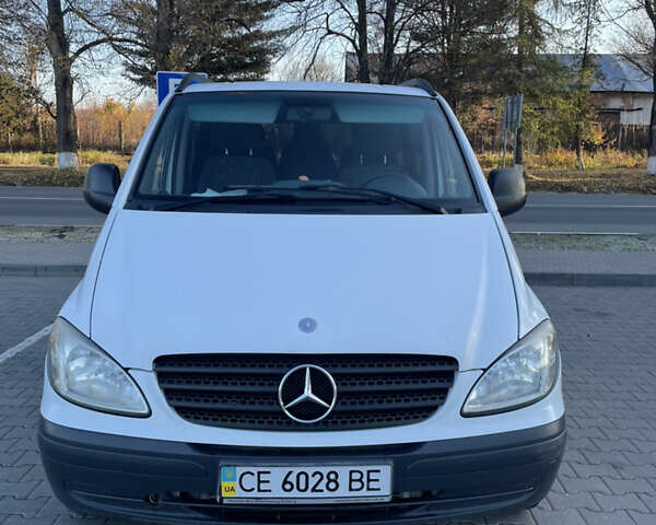 Белый Мерседес Вито, объемом двигателя 2.2 л и пробегом 295 тыс. км за 8000 $, фото 2 на Automoto.ua
