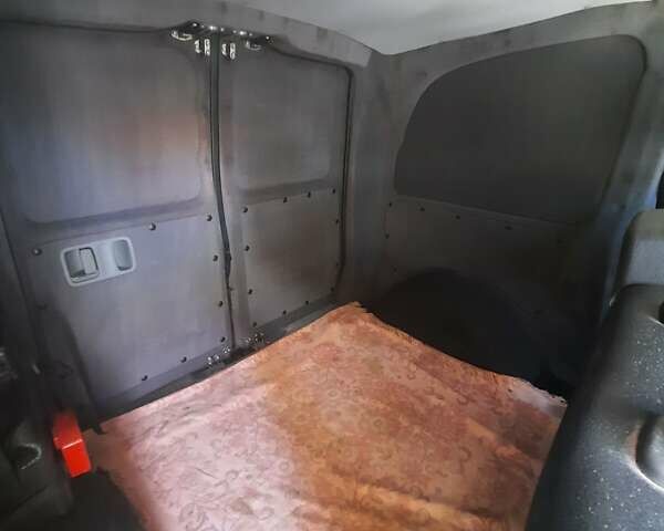 Белый Мерседес Вито, объемом двигателя 2.2 л и пробегом 340 тыс. км за 8500 $, фото 15 на Automoto.ua