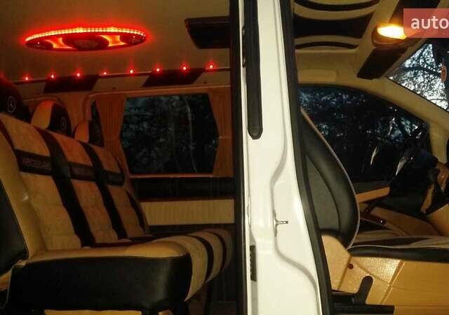 Белый Мерседес Вито, объемом двигателя 2.1 л и пробегом 536 тыс. км за 10900 $, фото 17 на Automoto.ua