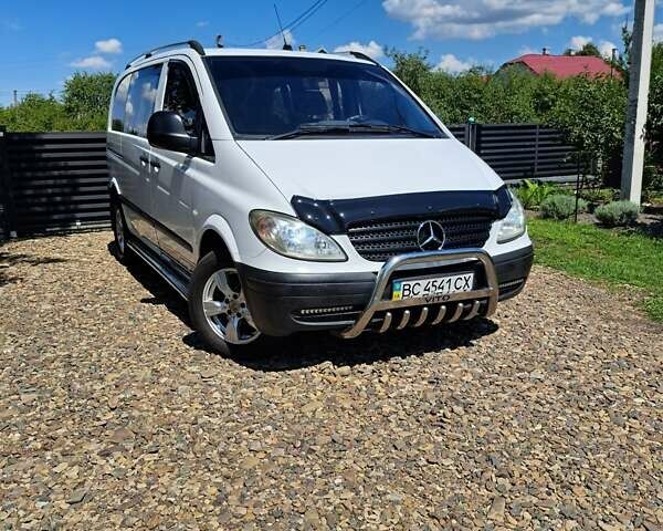 Белый Мерседес Вито, объемом двигателя 2.15 л и пробегом 338 тыс. км за 9200 $, фото 1 на Automoto.ua