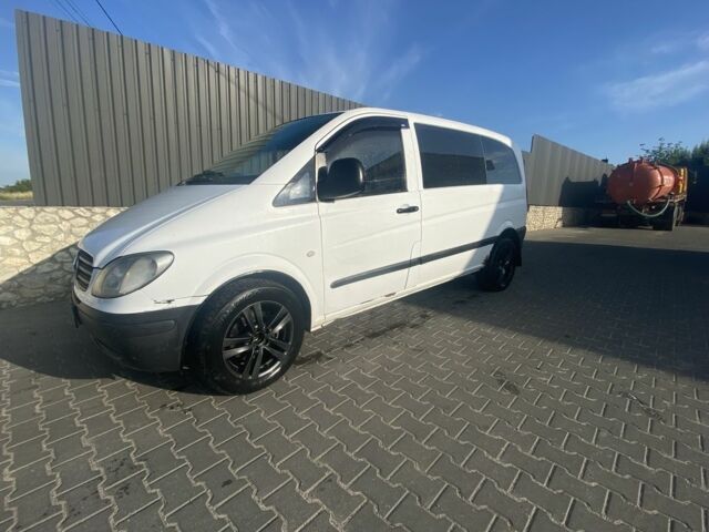 Белый Мерседес Вито, объемом двигателя 2.1 л и пробегом 359 тыс. км за 8500 $, фото 3 на Automoto.ua