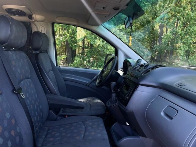 Білий Мерседес Віто, об'ємом двигуна 2.2 л та пробігом 447 тис. км за 9500 $, фото 5 на Automoto.ua