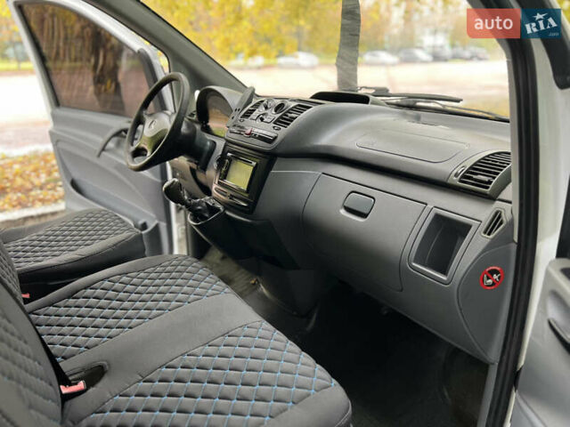 Белый Мерседес Вито, объемом двигателя 2.2 л и пробегом 300 тыс. км за 7500 $, фото 6 на Automoto.ua