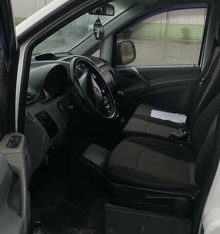 Білий Мерседес Віто, об'ємом двигуна 2.2 л та пробігом 290 тис. км за 8500 $, фото 7 на Automoto.ua