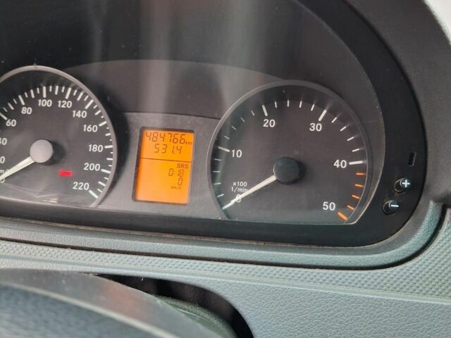 Белый Мерседес Вито, объемом двигателя 2.1 л и пробегом 484 тыс. км за 7000 $, фото 4 на Automoto.ua